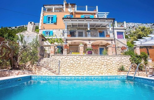Jesenice Villa | Villa Diana - Six Bedroom Villa with Private Pool