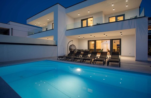 Klimno Villa | Villa Diva with heated pool and Seaview