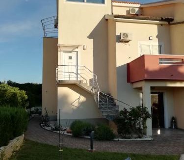Sveti Filip i Jakov Apartment | Villa „Drei Palmen“