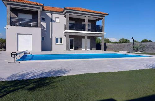 Murvica Villa | Villa Ela with heated pool