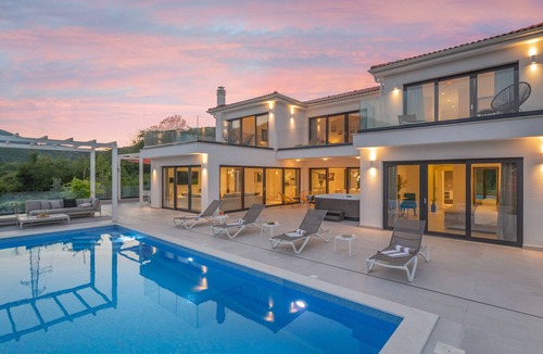 Sinj Villa | VILLA ELEGANCE *