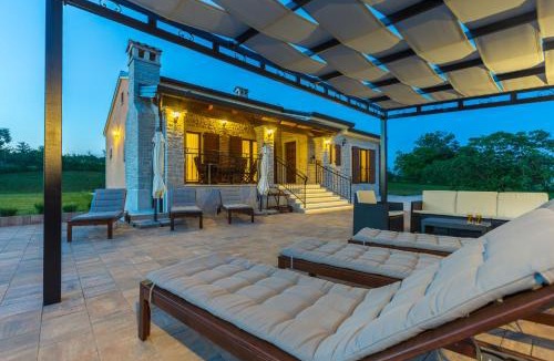 Munci Villa | Villa Elida with Heated Pool - Central Istria