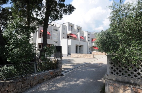 Starigrad Apartment | Villa Ema, where the sea touches the mountains.