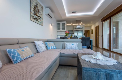 Cizici Villa | Villa Ema with Seaview, swimming pool, garage, BBQ & playroom