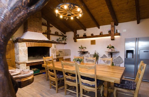 Dunave Krajnje Villa | Villa Falcon Rook - Four-Bedroom Villa with Terrace and Swimming Pool