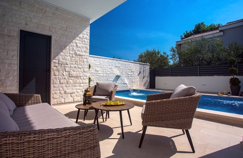 Kastel Stafilic Villa | VILLA FILIP heated pool, sauna, 5 ensuite bedrooms, 30m from sea,