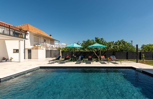 Benkovac Villa | Villa Flora Zadar Villas