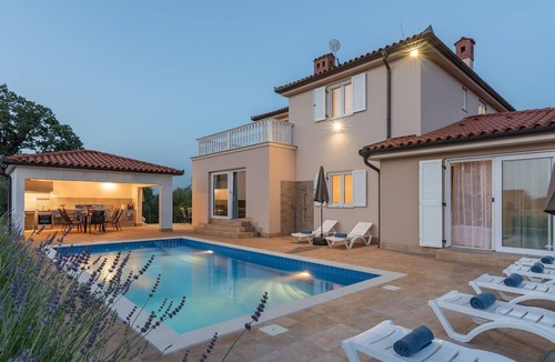 Radini Cabin | Villa for up to 8 guests with private pool, sauna and jacuzzi