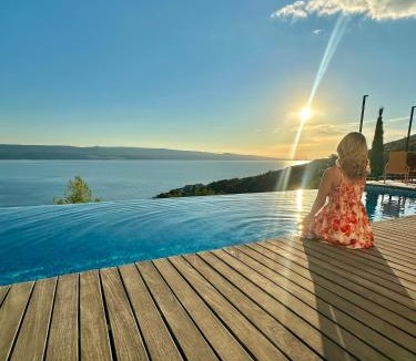 Mimice Villa | Villa FORTE-Exclusive Retreat, Heated Infinity Pool & Amazing Views