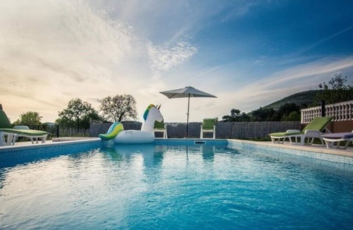 Labin House | Villa Gabi / Charming house with heated private pool, BBQ, Private Parking, parties allowed and children playground