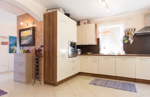 Opric Villa | Villa Georgina with cats