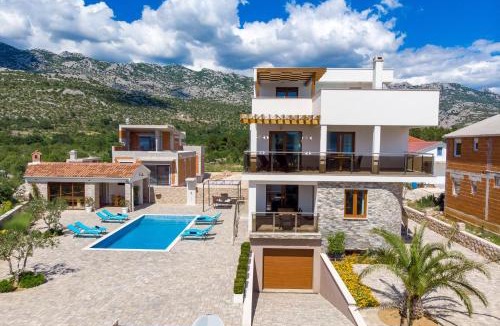 Seline Villa | Villa Grandioza