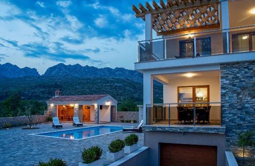 Seline Villa | Villa Grandioza