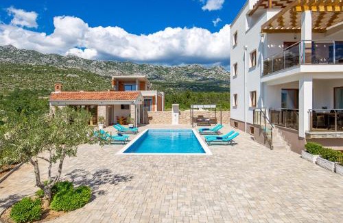 Seline Villa | Villa Grandioza