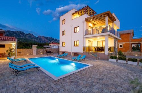 Seline Villa | Villa Grandioza
