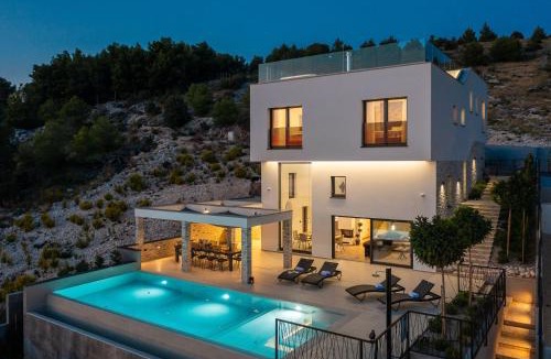 Zaboric Villa | Villa GRC