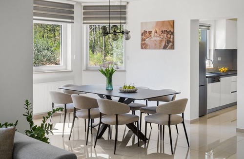 Grubine Villa | Villa Green Escape: Your Serene Family Getaway Awaits