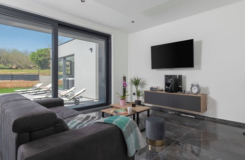 Zupanici House | Villa Green Luxury & SPA by Interhome