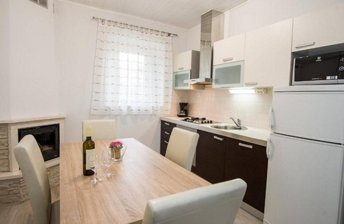 Razvode Villa | Villa in a sunny Trbounje zone