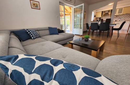 Tuheljske Toplice Villa | Villa in nature with jacuzzi, sauna, pool, and space for gatherings