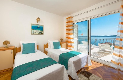 Seget Donji Apartment | VILLA IRENA - Longevity Retreat