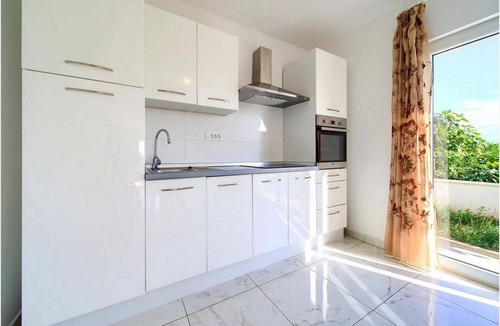 Milohnici Villa | Villa Isabella - Four Bedroom Villa with Swimming Pool