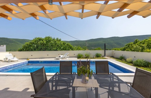 Primorski Dolac Villa | Villa Ivan by Villas Guide