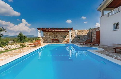 Lovrec House | Villa Ivy with perfect privacy, pool, sauna, jacuzzi