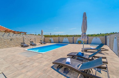 Donje Rastane Villa | Villa Jadran - Three Bedroom Villa, Sleeps 6