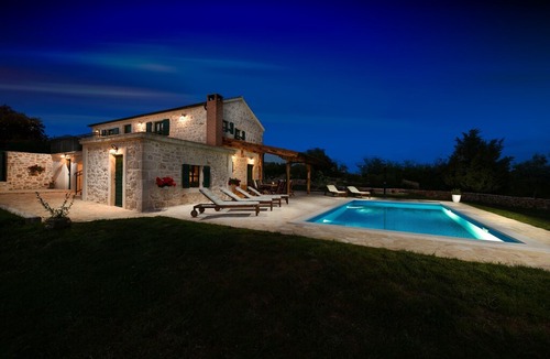 Slivnica Villa | Villa Jerolim, 3 bedroom, 2 bathroom, private pool, garden, privacy, rural