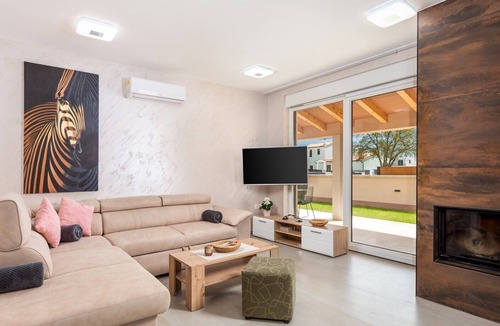Bibici Villa | Villa Jessica with pool and hydromassage, garden, BBQ