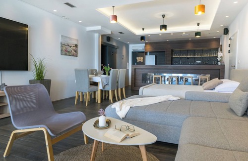Mimice Apartment | Villa Jolara - Luxury Apartment By The Pool