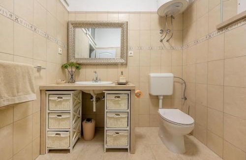 Pucisca Villa | Villa Joy - 40 m2 heated pool, 35 000 m2 of land