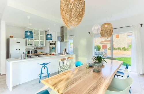Muline Villa | Villa Joyful Living - with 4 bedrooms and an indoor pool, minutes away from the beach by MyWaycation
