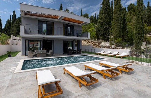 Blace Villa | Villa Juma by Villas Guide