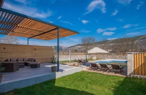 Donji Prolozac Villa | Villa Kameni Dvori **** Villa in Imotski, heated pool