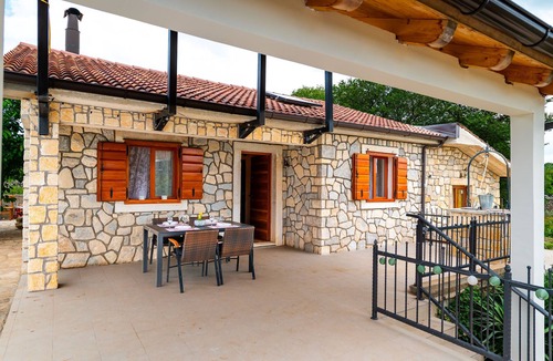 Gornje Danilo House | Villa Kiara (V9742-K1) - Unešić