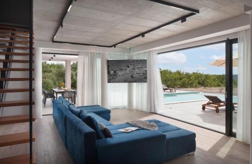 Brgod Villa | Villa KM 5 Bedroom with heted pool and garden