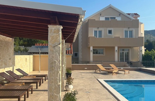 Rudine Villa | Villa Kosta ,Spacious 5 bedroom villa nestled in nature with sea views