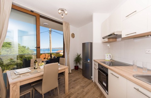 Veliki Drvenik Apartment | Villa LA - Comfort One-Bedroom Apartment with Terrace and Sea View