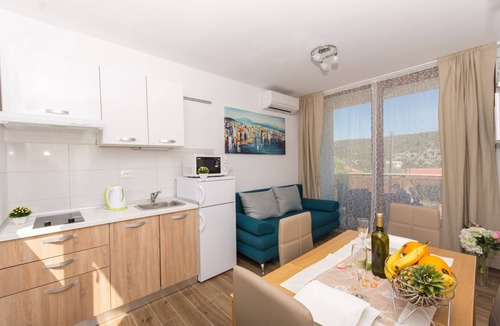 Veliki Drvenik Apartment | Villa LA-Comfort One Bedroom Apartment with Sea View Terrace 2