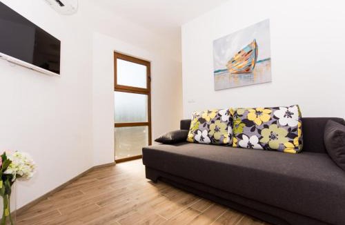 Veliki Drvenik Apartment | Villa LA-Comfort One Bedroom Apartment with Sea View Terrace 1