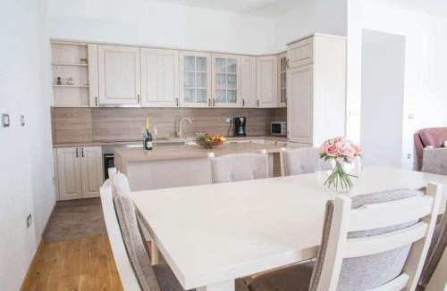 Podstrana Villa | Villa La Famiglia with private heated pool