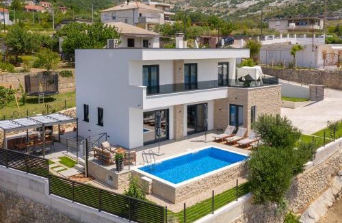 Klis Villa | Villa La Familia