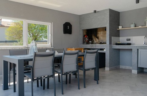 Stokovci Villa | Villa Lana - Cabrunici by Villas Guide