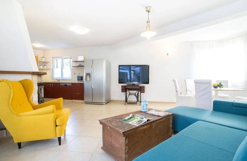Rukavac House | Villa Lapis Vis - Treat yourself with the vacation you deserve!