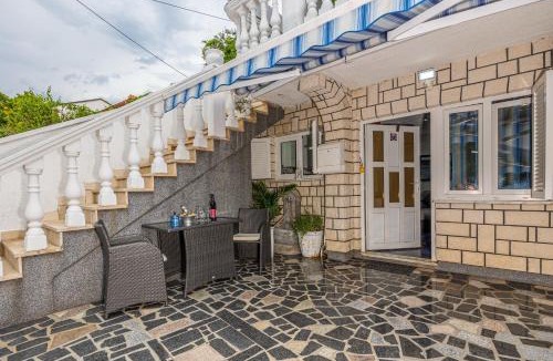 Klenovica Apartment | Villa Lara