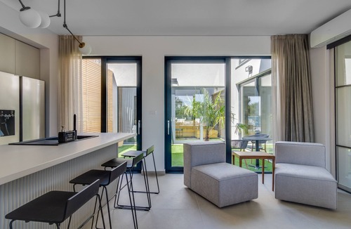 Duce Villa | Villa Largo with 4 en-suite bedrooms, heated 33 sqm pool, sea views