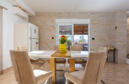 Lipa Villa | Villa Lemily with private pool by Villas Guide