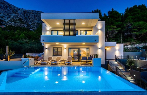 Zivogosce Villa | Villa Leona a luxury villa near Makarska, heated pool